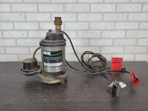 lot 918 image: WAYNE 13HP Stainless Steel Submersable Sump Pump - Tested and Works