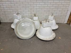 lot 674 image: (5) 208V 1PH High Bay Warehouse Lights - NO SHIPPING