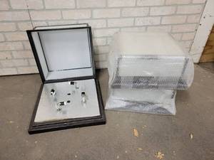 lot 676 image: (3) Ceiling Mount Square Glass Panel Lights 115V 1PH - NO SHIPPING