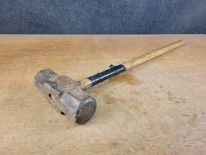 lot 839 image: MAUL w Handle