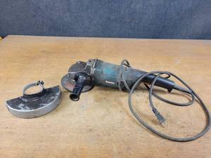 lot 841 image: Makita 7 Electric Grinder (Tested and Works)