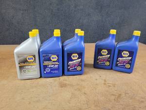 lot 850 image: 6 Quarts of Oil - 5w20 and 5w30 - NO SHIPPING
