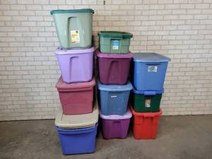 lot 860 image: (12) Totes - All but 1 has Lids - NO SHIPPING