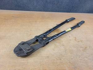 lot 865 image: KT Industries 30 Bolt Cutter