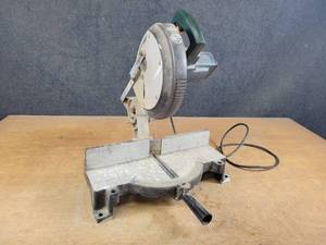 lot 889 image: Black & Decker 10 Miter Saw - Tested and Works - NO SHIPPING