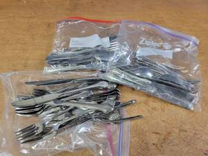 lot 1086 image: Lot of Flatware