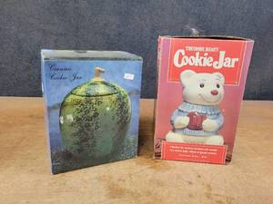 lot 1095 image: (2) Cookie Jars in Original Boxes - NO SHIPPING