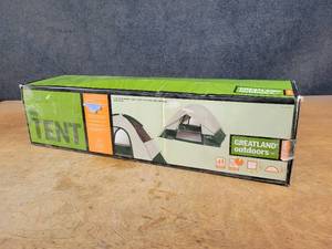 lot 1104 image: New 4-Person Dome Tent