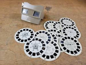 lot 1115 image: Vintage Viewmaster w Slides - Disney, Warner Bros., Chilly Willy and More