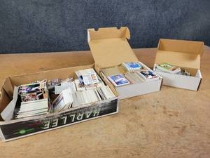 lot 1157 image: Large Lot of Baseball Cards