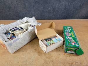 lot 1158 image: Large Lot of Baseball Cards