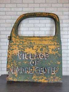 lot 1042 image: Vintage Vehicle Door with Village of Dodge Center - NO SHIPPING