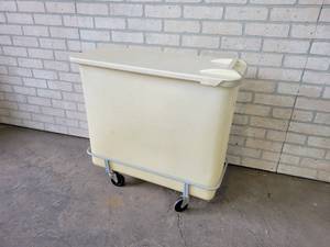 lot 1046 image: Commercial Rolling Dry Goods Storage Container with Lid - NO SHIPPING