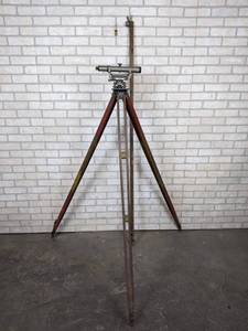 lot 1218 image: Vintage 1959 Keuffel & Esser Co. 3-12 x 8 Surveyors Transit LevelScope with Tripod - NO SHIPPING