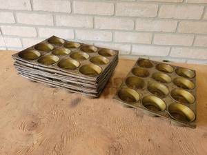 lot 1143 image: (10) Vintage 12-Cup Muffin Pans - From Veiths Bakery in St. Peter, MN - 13.5 x 10 x 1.25 - NO SHIPPING