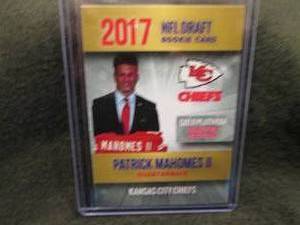 lot 2 image: 2017 Rookie Phenoms Patrick Mahomes...