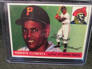 lot 17 image: Roberto Clemente Card...