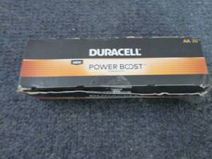 lot 162 image: Box of 36 Duracell Powerburst AA Ba...