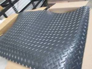 lot 168 image: 24x26 inch Black AntiFatigue Mat...