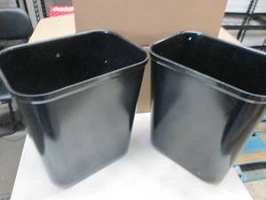 lot 200 image: 2 Rubbermaid Commercial Products Fi...