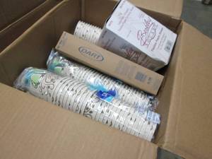 lot 202 image: Dixie 12 Hot Cups, Dart Paper Cups,...