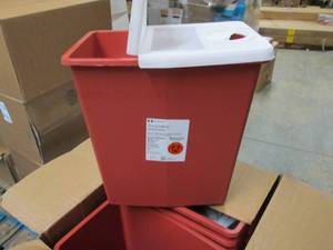 lot 217 image: Case of 10 - 12 Gallon Covidien Sha...
