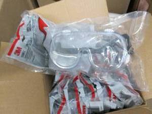 lot 250 image: Box of 10 3M Chemical Splash Resist...