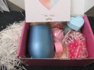 lot 311 image: Ladies Gift Box...