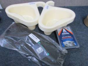 lot 334 image: 8 Mini Sink Stainers, Car Bag Holde...
