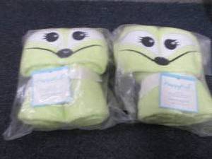 lot 335 image: 2 Infant Hooded Towels...