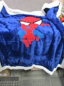 lot 365 image: Marvel Spiderman Sherpa Throw 50x60...