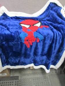 lot 366 image: Marvel Spiderman Sherpa Throw 50x60...