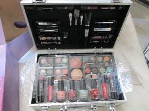 lot 415 image: My Cosmetic Beauty Case...