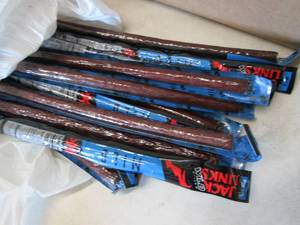 lot 421 image: 12- 2.2 oz Jack Links Mild Beef Sti...