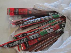 lot 440 image: 12 Jack Links Pepperoni Beef Sticks...