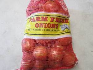 lot 499 image: 10 lbs Farm Fresh Onions...