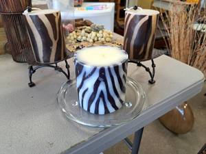 lot 401 image: Lot of (3) 5 Zebra Print Candles
