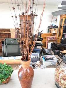lot 390 image: Lighted Vase Home Dcor