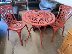 lot 308 image: Metal Patio Set - Table, (2) Chairs