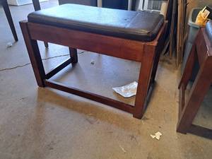 lot 312 image: PaddedWood Living Room Bench