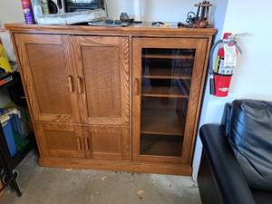 lot 313 image: Wood Entertainment Center