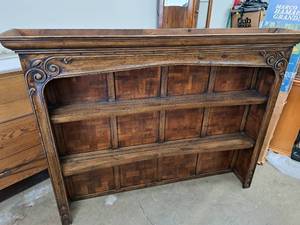lot 320 image: Wood Dresser Top  Hutch