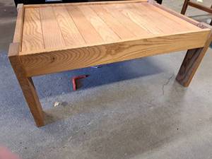 lot 323 image: Wood Coffee Table