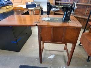 lot 325 image: White Sewing Machine and Table