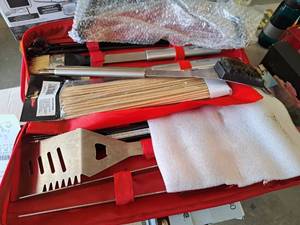 lot 460 image: Grilling Set with Carry Case