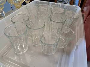 lot 493 image: Lot of (15) Glasses
