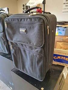 lot 500 image: Lucas Rolling Luggage