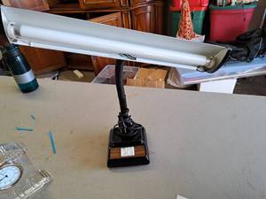 lot 474 image: Desk Lamp