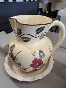 lot 510 image: Ceramic Carafe and Serving Dish