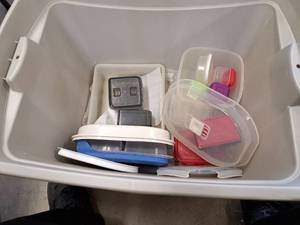 lot 512 image: Lot of (1 Bin) Plastic Storage Containers